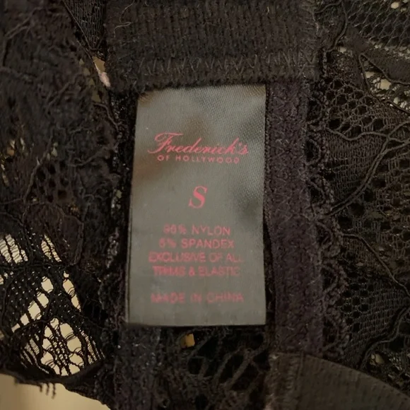 “FREDERICK’S OF HOLLYWOOD” Strappy Lace Teddy - Picture 16 of 16